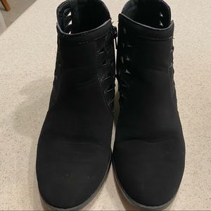 Black boots kids size 4